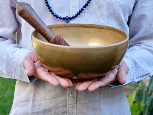 23 cms Contemporary Flow Singing Bowl - Base Note F#(178 Hz)