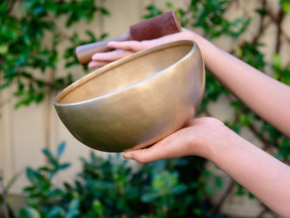 Contemporary Flow Singing Bowl - Base Note F# 189 Hz