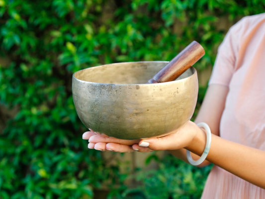 Old 'Tara' Singing Bowl - Base Note F (177 Hz)