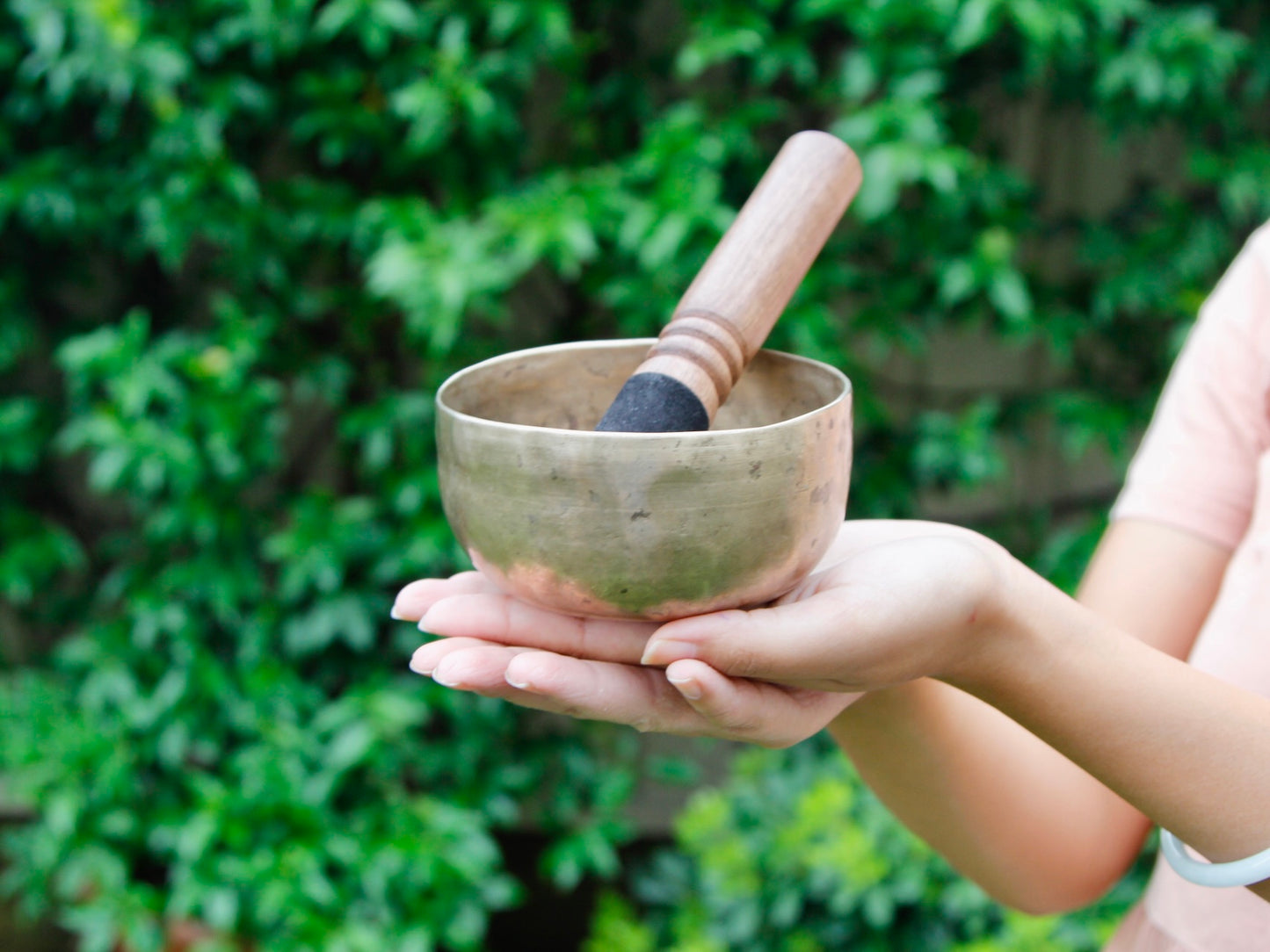 Small Old 'Tara' Singing Bowl - Base Note G4 (395 Hz)