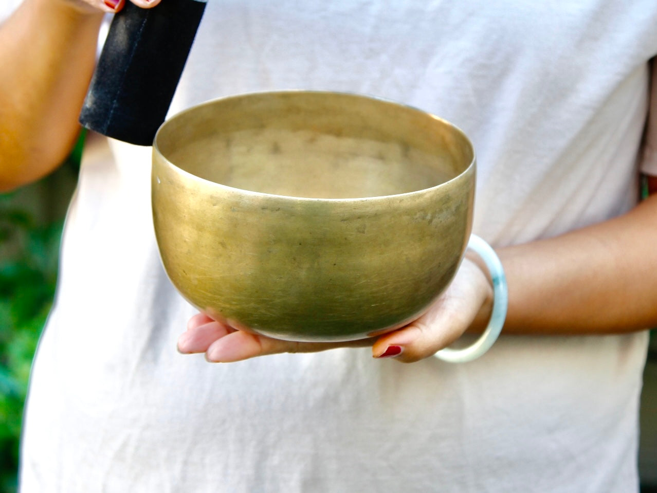 Old 'Tara' Singing Bowl - Base Note G#3 (204 Hz)