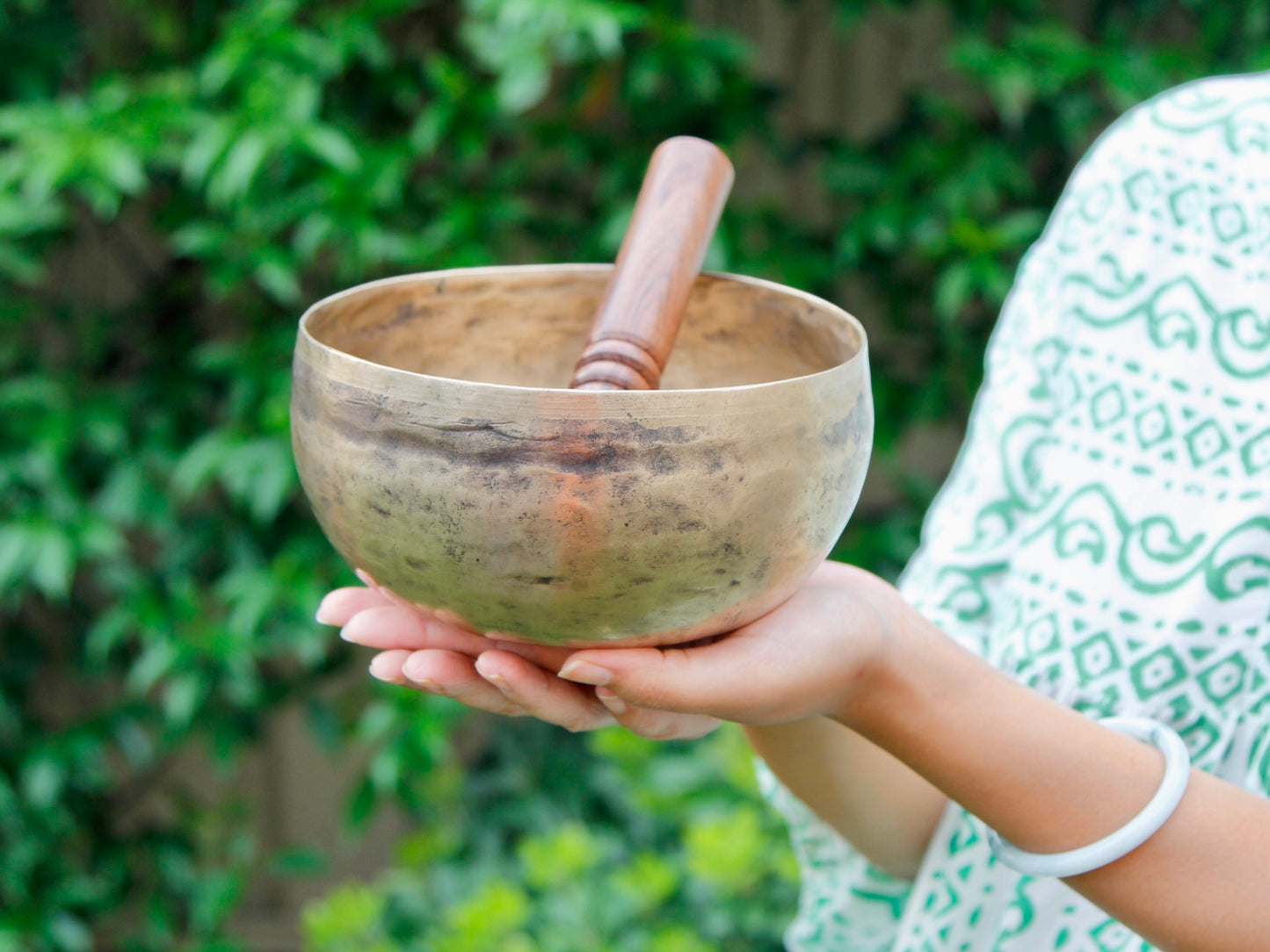 Old 'Tara' Singing Bowl - Base Note D#3 (154 Hz)