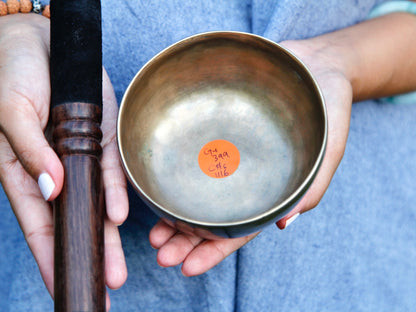 Small Old 'Tara' Singing Bowl - Base Note G4  (399 Hz)