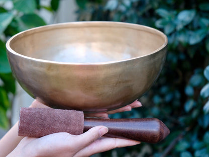 24 cms Contemporary Flow Singing Bowl - Base Note D 144 Hz