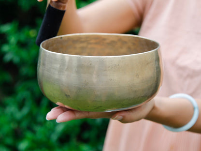 Remuna Singing Bowl - Base note G#3 (203 Hz)