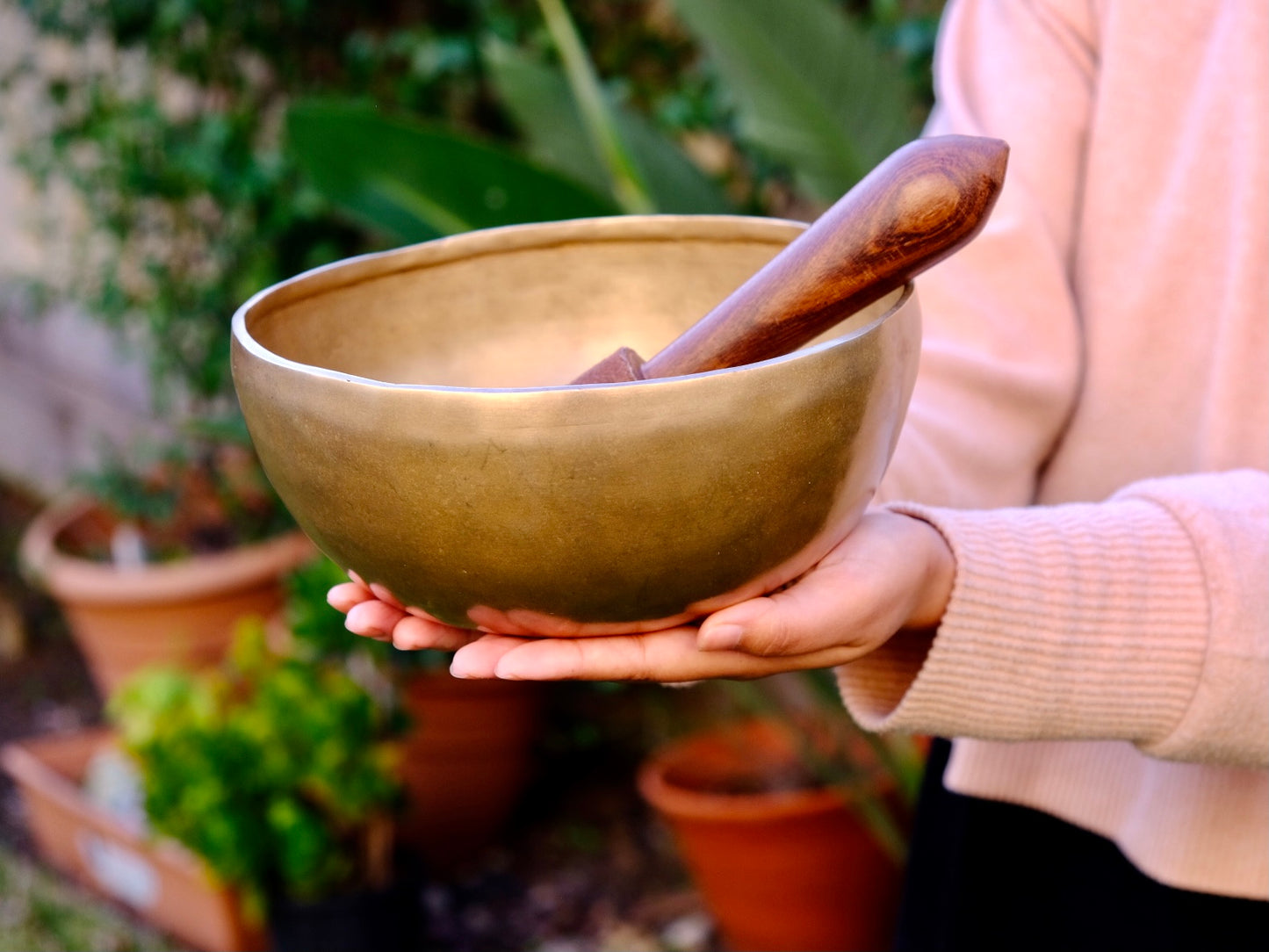 Contemporary Flow Singing Bowl - Base Note F# 182 Hz