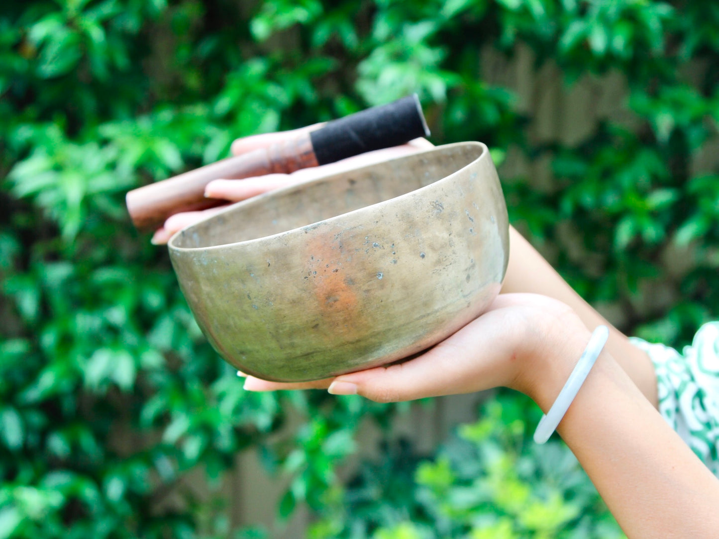 Old 'Tara' Singing Bowl - Base Note E (163 Hz)