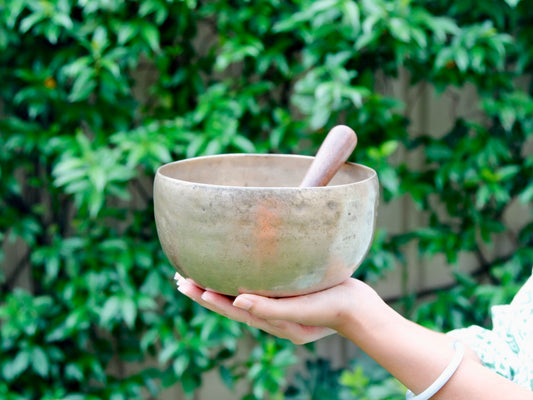 Old 'Tara' Singing Bowl - Base Note D#3 (154 Hz)