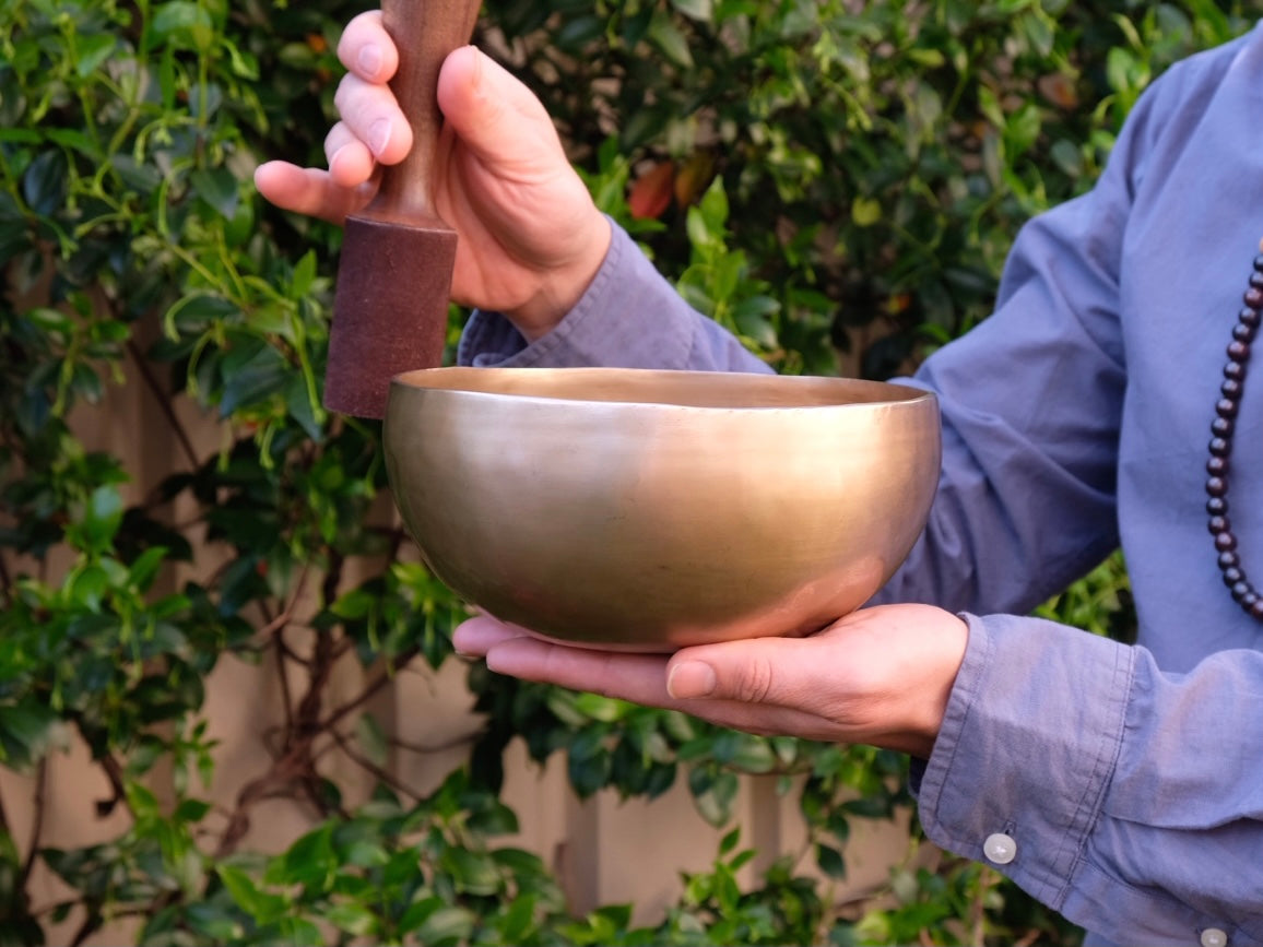 Contemporary Flow Singing Bowl - Base Note G (191 Hz)