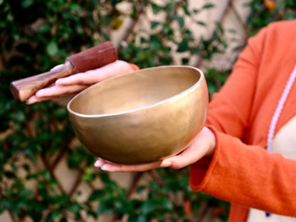 Contemporary Flow Singing Bowl - Base Note G# 210 Hz