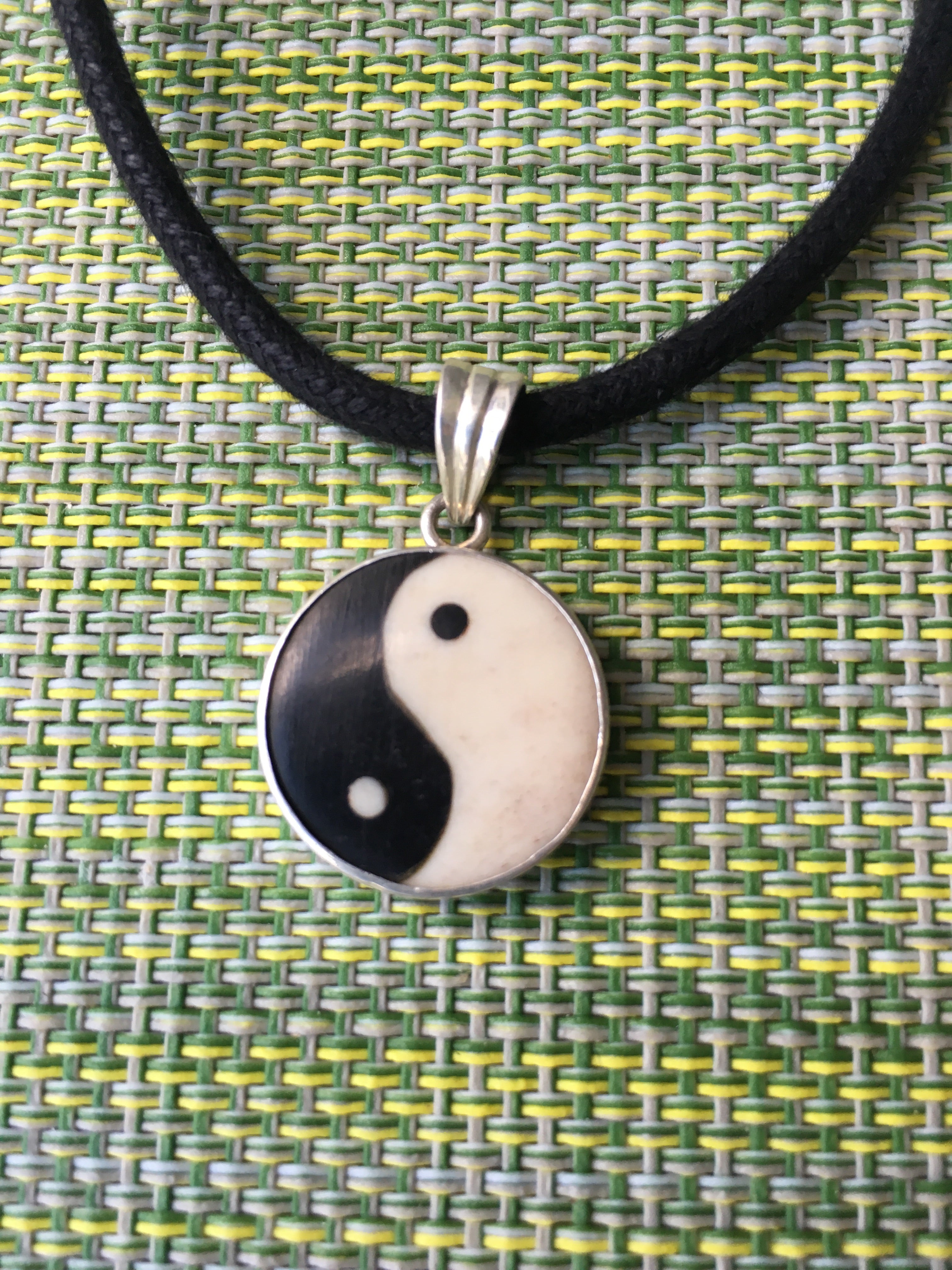 Yin shop yang medallion