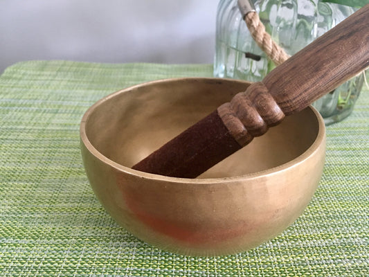 Small tibetan singing bowl with mallet